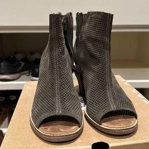 Tom’s olive suede booties